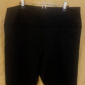 WOMEN'S SOPHIA VERGARA BLACK CAPRIS SIZE XXL (20)